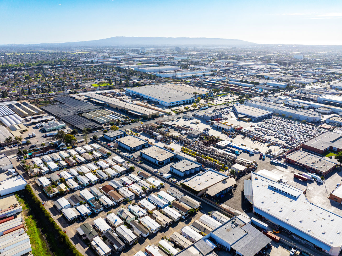 South Bay Trade Center - Image 15